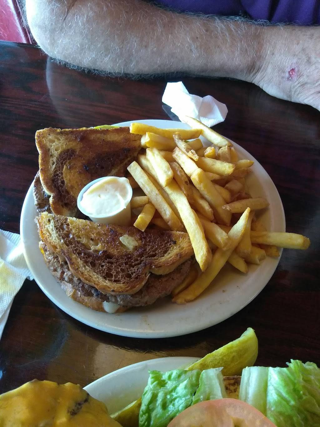 Docs Food & Spirits | restaurant | 2621 Cumberland Blvd SE, Smyrna, GA 30080, USA | 7709539354 OR +1 770-953-9354