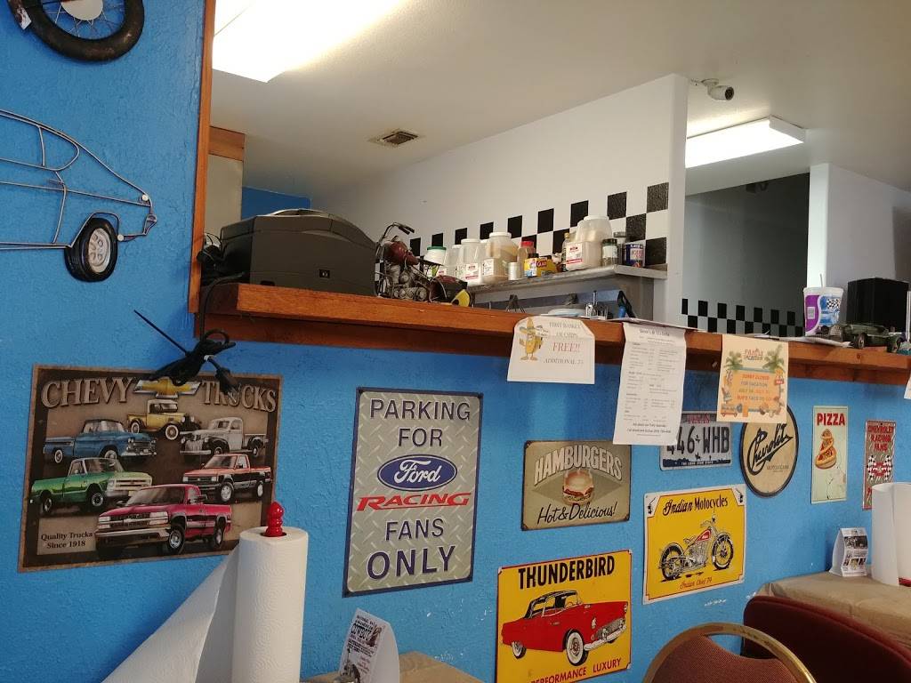 TJs Grille | restaurant | 3999 TX-16, Bandera, TX 78003, USA | 8307964600 OR +1 830-796-4600