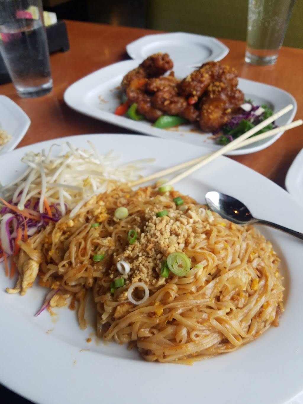 Zab Thai Restaurant | restaurant | 11108 Evergreen Way A, Everett, WA 98204, USA | 4253563200 OR +1 425-356-3200