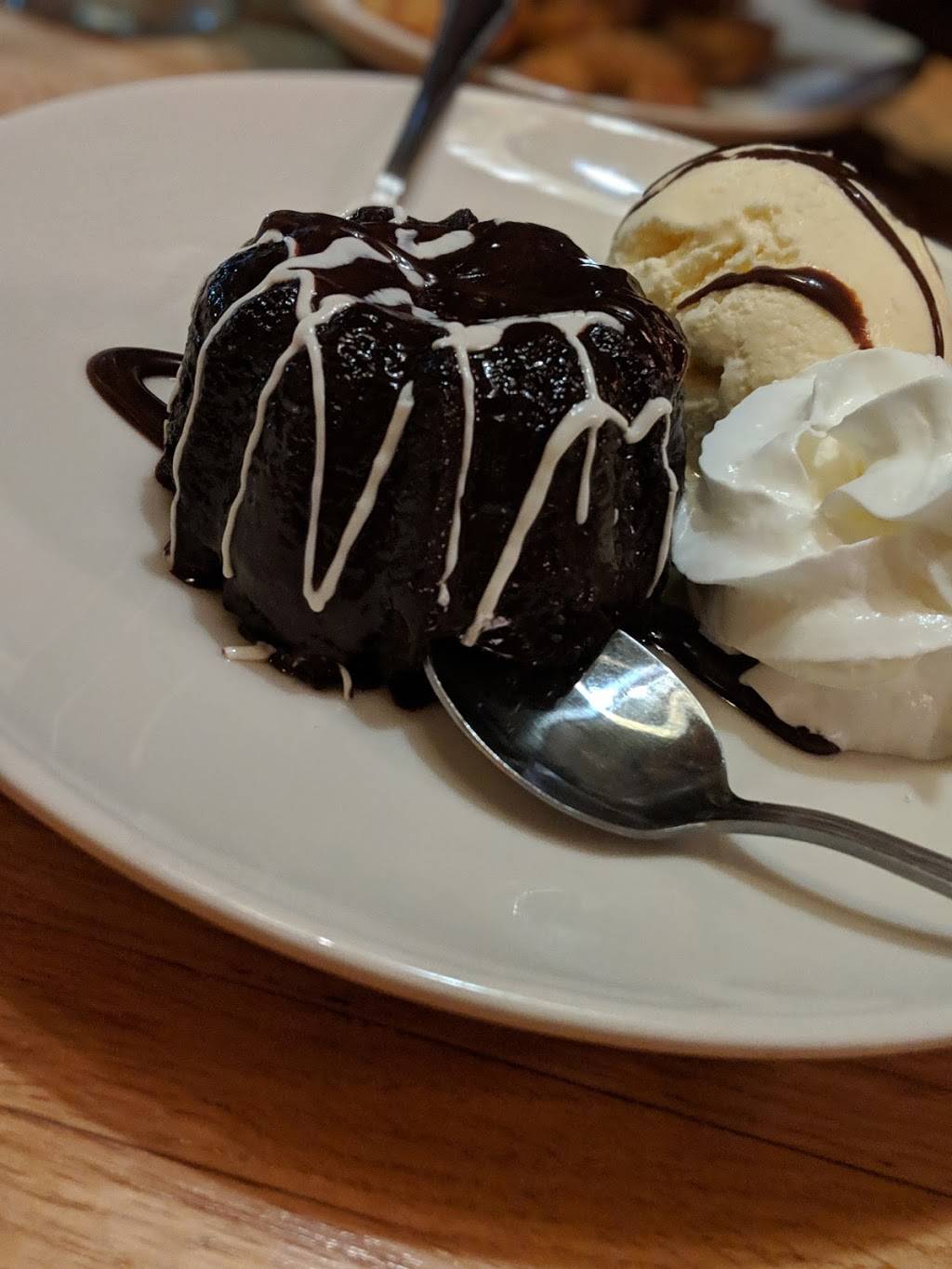 Applebees Grill + Bar | restaurant | 360 Walt Whitman Road Huntington Shopping Center, Huntington Station, NY 11746, USA | 6314273504 OR +1 631-427-3504