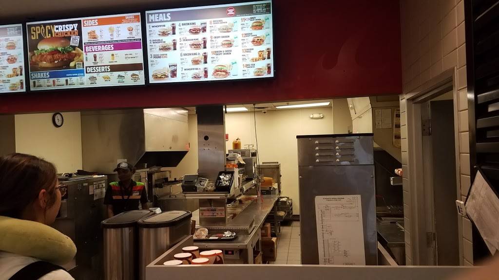 Burger King | restaurant | 4600 Intl Gateway, Columbus, OH 43219, USA | 6143387531 OR +1 614-338-7531