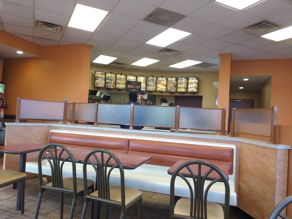 Taco Bell | meal takeaway | 1209 W Lincoln Hwy, DeKalb, IL 60115, USA | 8157567947 OR +1 815-756-7947
