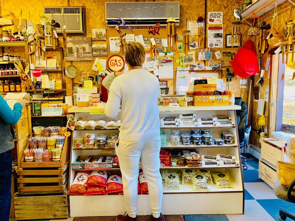 Herbs Country Deli Restaurant | restaurant | 1115 Norwich-New London Turnpike, Uncasville, CT 06382, USA | 8608489888 OR +1 860-848-9888