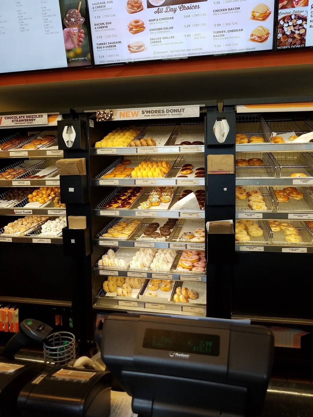 Dunkin | bakery | 906 W Pike St, Goshen, IN 46526, USA | 5745334314 OR +1 574-533-4314