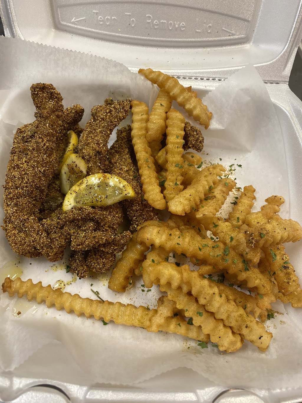 Krispy Wings | restaurant | 1336 Jackson Ave, Memphis, TN 38107, USA | 9019225712 OR +1 901-922-5712