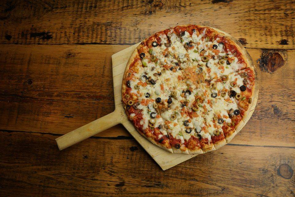 Knuckles Pizza | restaurant | 1719 W Woodside Dr, Dunlap, IL 61525, USA | 3092435900 OR +1 309-243-5900