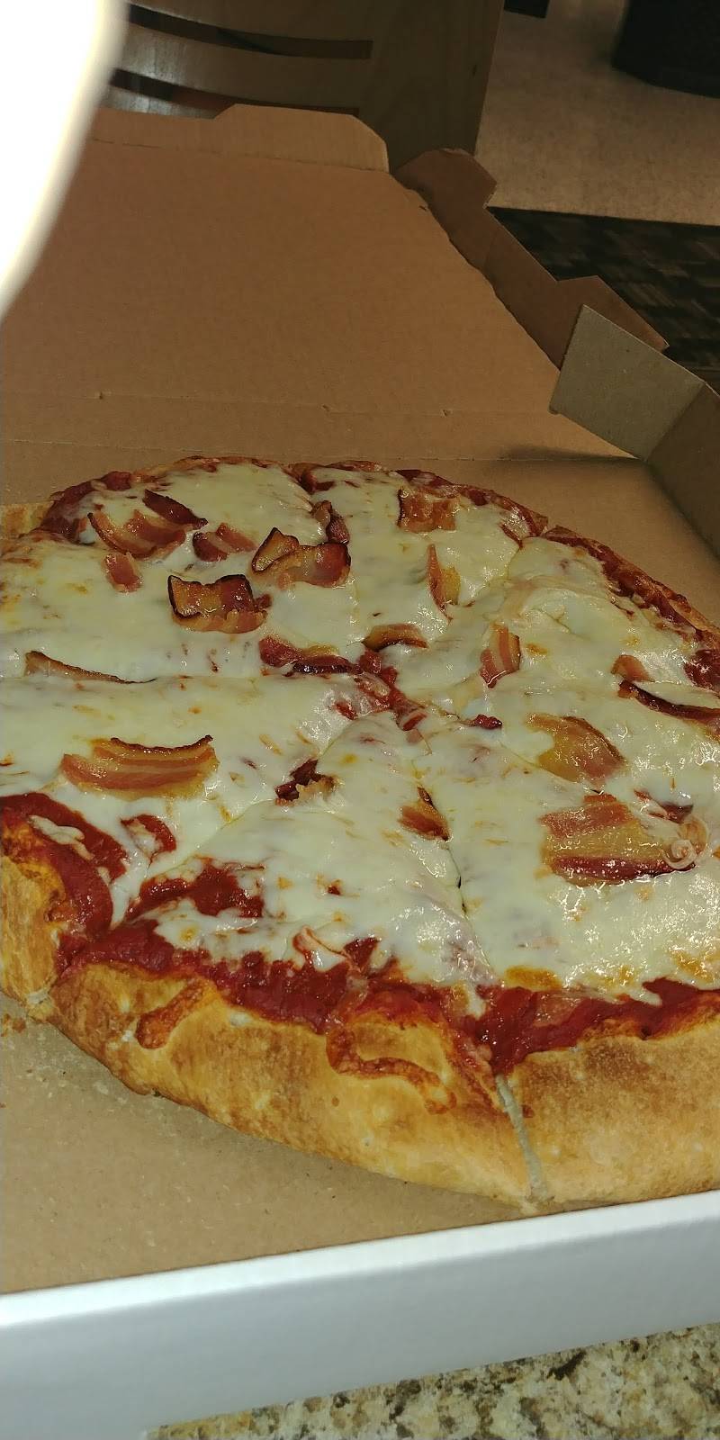 Blacks Gold Grill | restaurant | 304 Grand Ave, Iowa City, IA 52242, USA | 3193534366 OR +1 319-353-4366