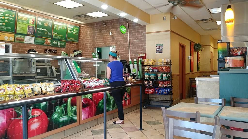 Subway Restaurants | restaurant | 4644 W Gandy Blvd Unit 10 Gandy, Plaza West, Tampa, FL 33611, USA | 8138311141 OR +1 813-831-1141