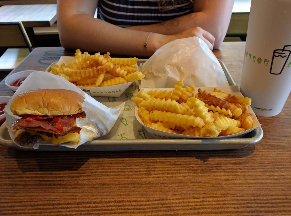 Shake Shack | restaurant | 115 Summit At Fritz Farm #110, Lexington, KY 40515, USA | 8597211295 OR +1 859-721-1295