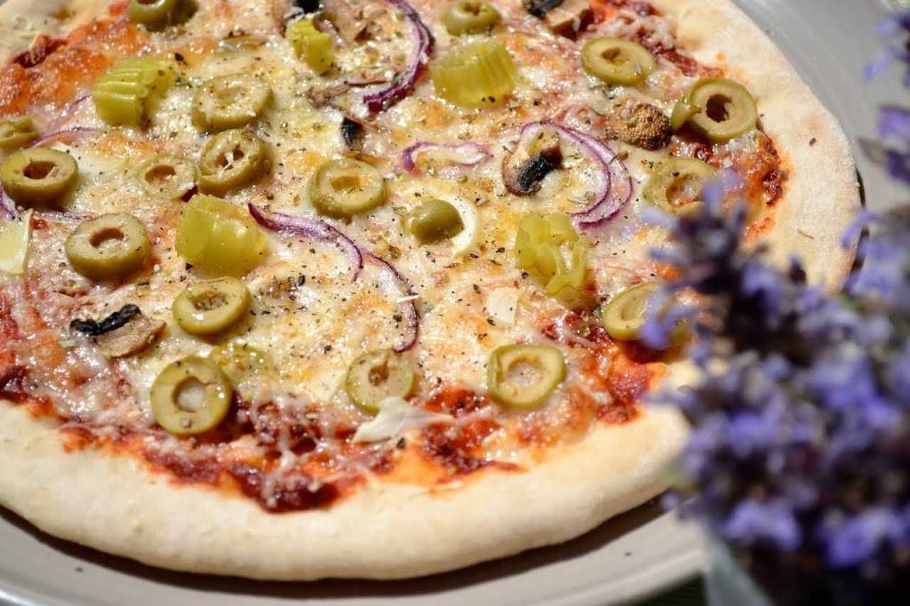 Italy Pizza | restaurant | 547 Speedvale Ave E, Guelph, ON N1E 1P6, Canada | 5197679000 OR +1 519-767-9000