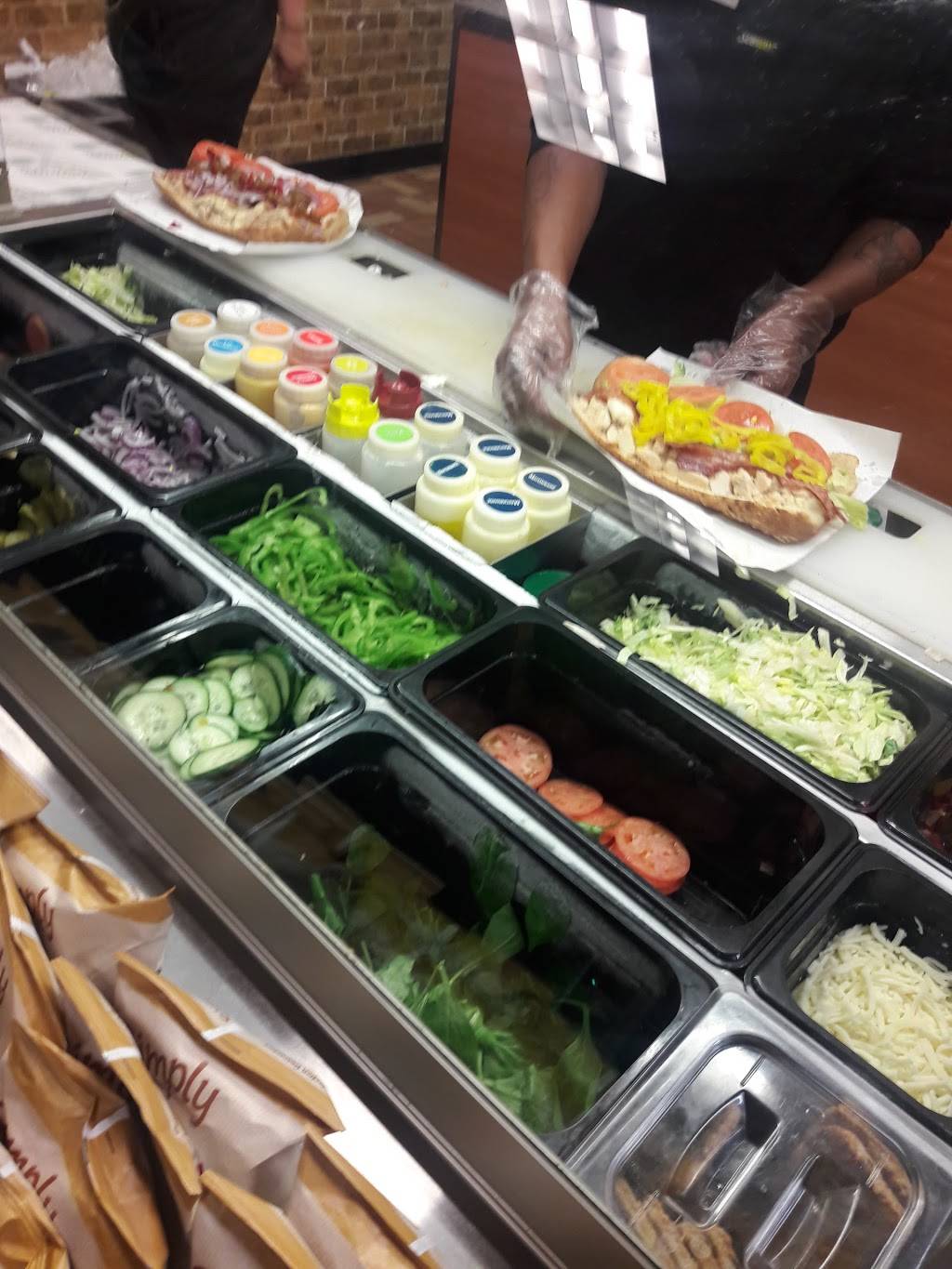 Subway | restaurant | Oak Hill Shopping Center, 3135 Mechanicsville Turnpike, Richmond, VA 23223, USA | 8046437514 OR +1 804-643-7514