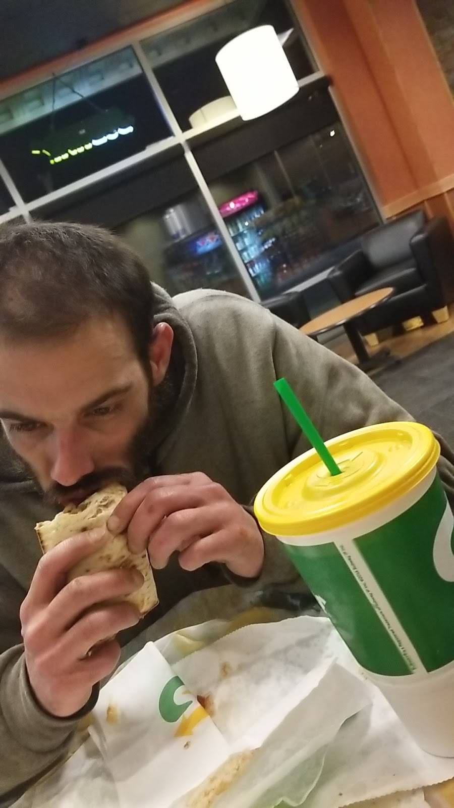 Subway | restaurant | 1918 165th St, Gateway Promenade Ste 100, Hammond, IN 46323, USA | 2198440544 OR +1 219-844-0544