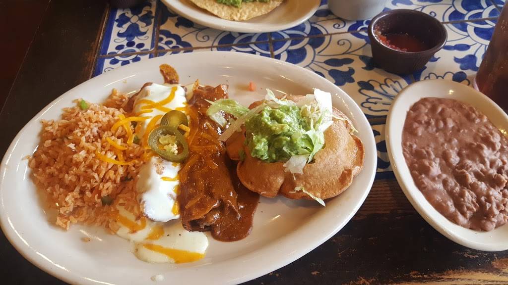 El Fenix | restaurant | 810 N Central Expy #8, Plano, TX 75074, USA | 9725781020 OR +1 972-578-1020