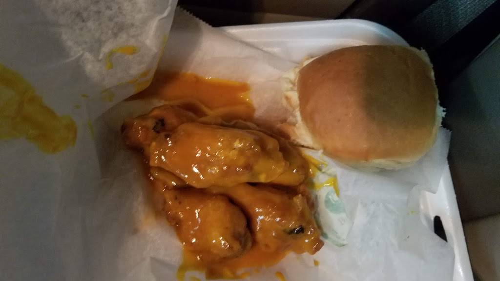 Dixie Queen | restaurant | 2231 Summer Ave, Memphis, TN 38122, USA | 9015674701 OR +1 901-567-4701