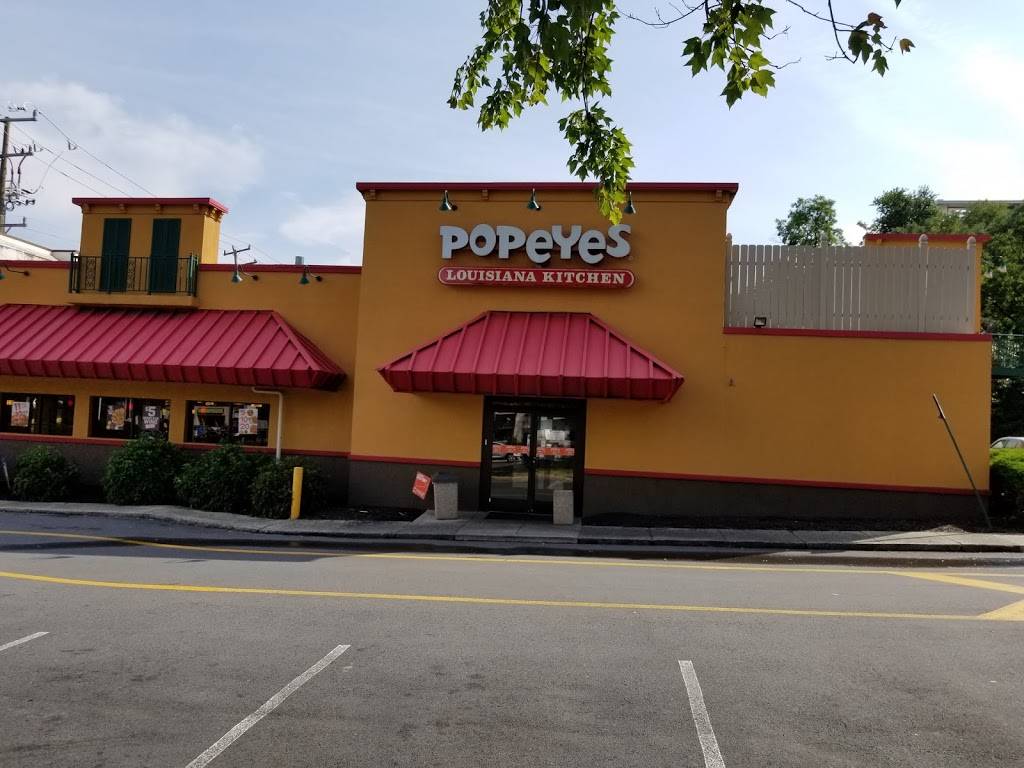 Popeyes Louisiana Kitchen | restaurant | 25 S Pickett St, Alexandria, VA 22304, USA | 7033700281 OR +1 703-370-0281