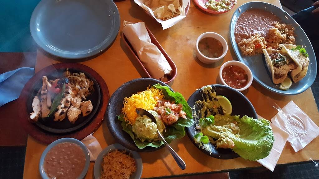 Lupe Tortilla | restaurant | 15801 Southwest Fwy, Sugar Land, TX 77478, USA | 2812657500 OR +1 281-265-7500