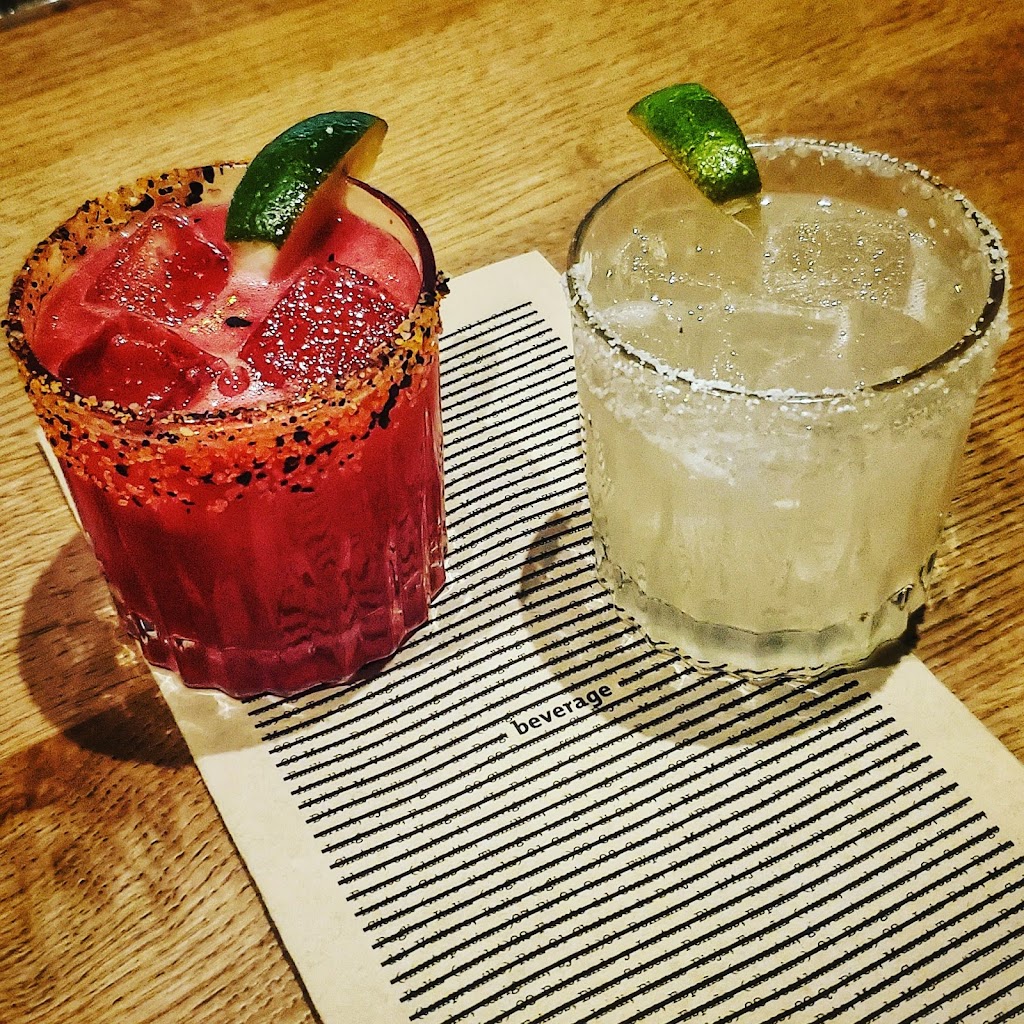 avec River North | restaurant | 141 W Erie St, Chicago, IL 60654, USA | 3127361778 OR +1 312-736-1778