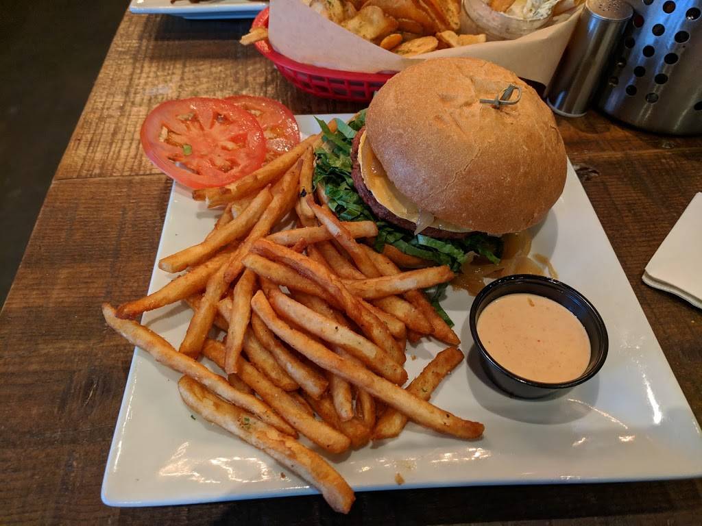 Hop House | restaurant | 4364 Town Center Blvd #128, El Dorado Hills, CA 95762, USA | 9163583977 OR +1 916-358-3977