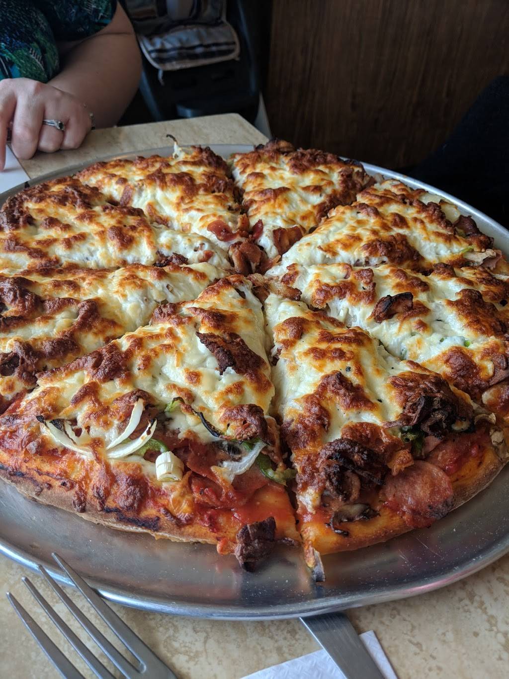 Riverside Restaurant | restaurant | 837 Montreal Rd, Cornwall, ON K6H 1C7, Canada | 6139326329 OR +1 613-932-6329