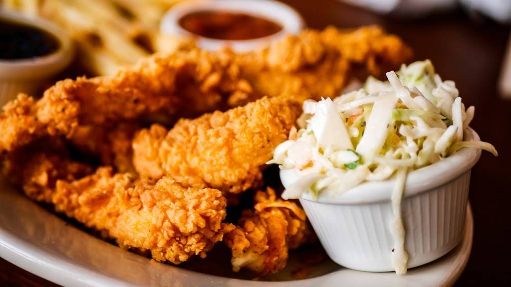 Mos Irish Pub Wauwatosa | restaurant | 10842 W Bluemound Rd, Wauwatosa, WI 53226, USA | 4147749782 OR +1 414-774-9782