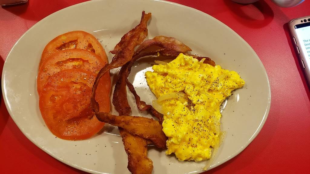 Darrell’s Diner | restaurant | 2237 W C 48, Bushnell, FL 33513, USA | 3524442318 OR +1 352-444-2318