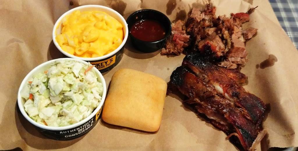 Dickeys Barbecue Pit | restaurant | 1586 Gateway Blvd, Fairfield, CA 94533, USA | 7074005040 OR +1 707-400-5040