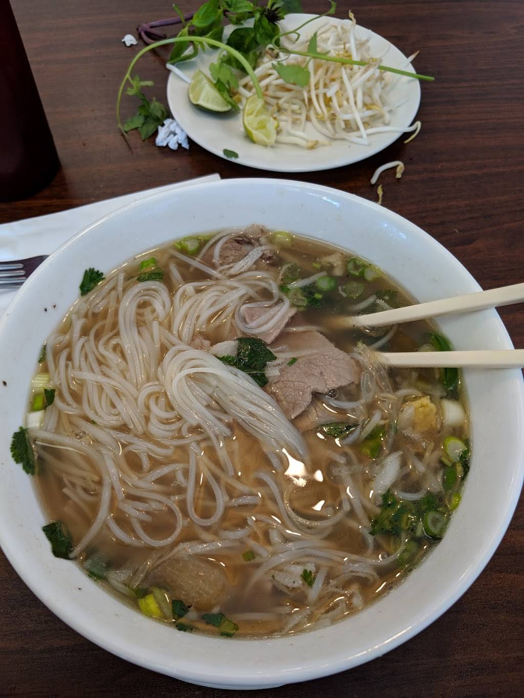 Pho Bistro | restaurant | 16317 N Santa Fe Ave Suite C, Edmond, OK 73013, USA | 4052257974 OR +1 405-225-7974