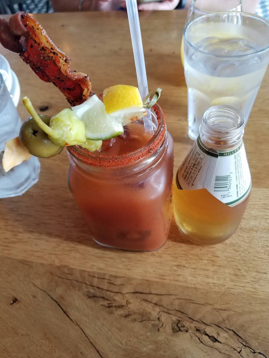 Holts | restaurant | 43 S Prospect Ave, Park Ridge, IL 60068, USA | 8477204484 OR +1 847-720-4484