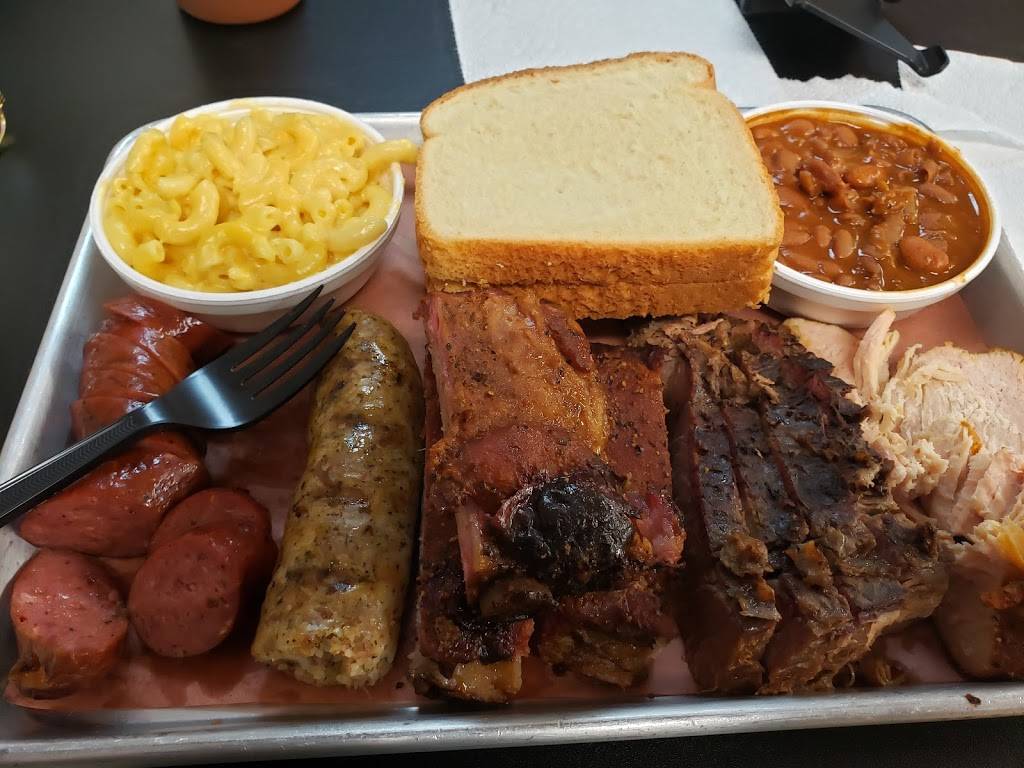 Baileys BBQ | restaurant | 140 Truly Plaza, Cleveland, TX 77327, USA | 8324805126 OR +1 832-480-5126