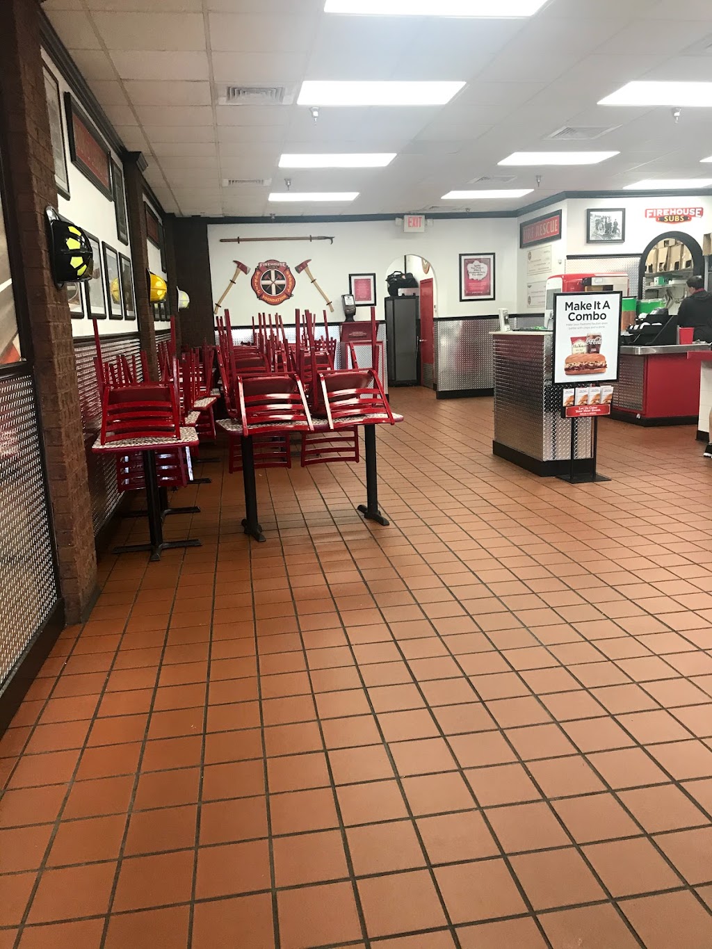 Firehouse Subs | restaurant | 318 Gulf Breeze Pkwy, Gulf Breeze, FL 32561, USA | 8509167664 OR +1 850-916-7664