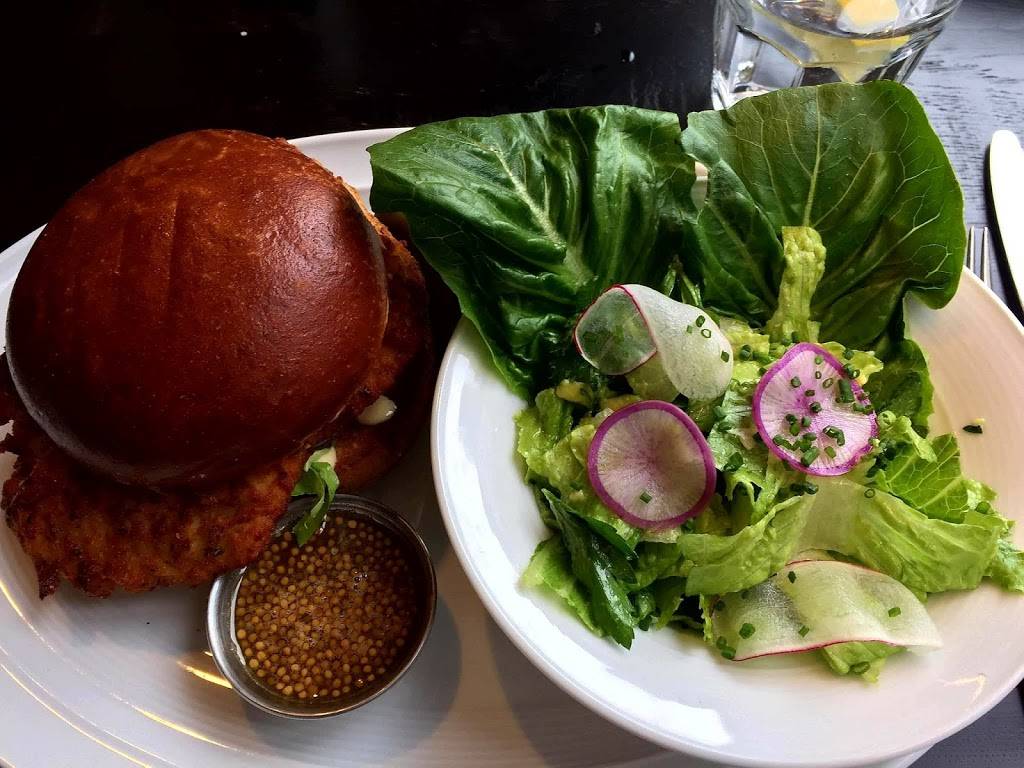 Porter Kitchen & Deck | restaurant | 150 N Riverside Plaza, Chicago, IL 60606, United States | 3127817580 OR +1 312-781-7580