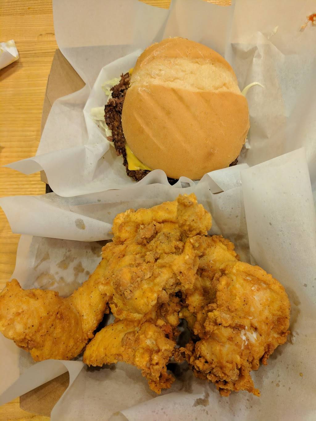 A&W Restaurant | restaurant | 124 Towne Center Dr, Lexington, KY 40511, USA | 8592250436 OR +1 859-225-0436