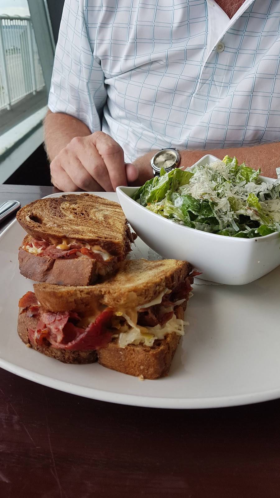 Beacon Harbourside Restaurant | restaurant | 2793 Beacon Blvd, Jordan Station, ON L0R 1S0, Canada | 9055623133 OR +1 905-562-3133