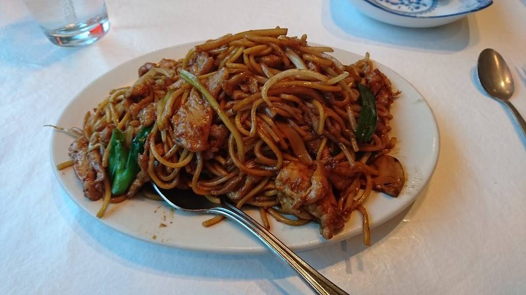 Chef Chows | restaurant | 230 Harvard St, Brookline, MA 02446, USA | 6177392469 OR +1 617-739-2469