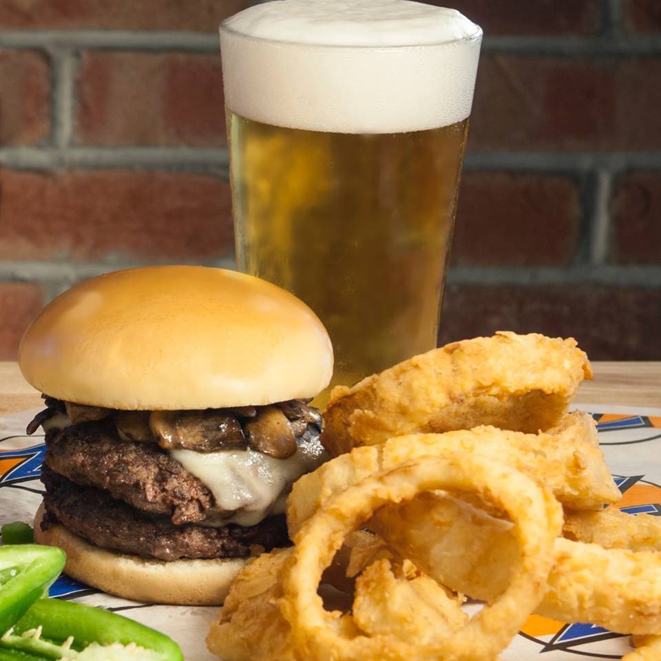 Zipps Sports Grill | restaurant | 19420 N 59th Ave, Glendale, AZ 85308, USA | 6235057600 OR +1 623-505-7600