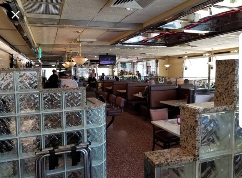 Suffolk Palace Diner | restaurant | 2101 Middle Country Rd, Centereach, NY 11720, USA | 6319811112 OR +1 631-981-1112