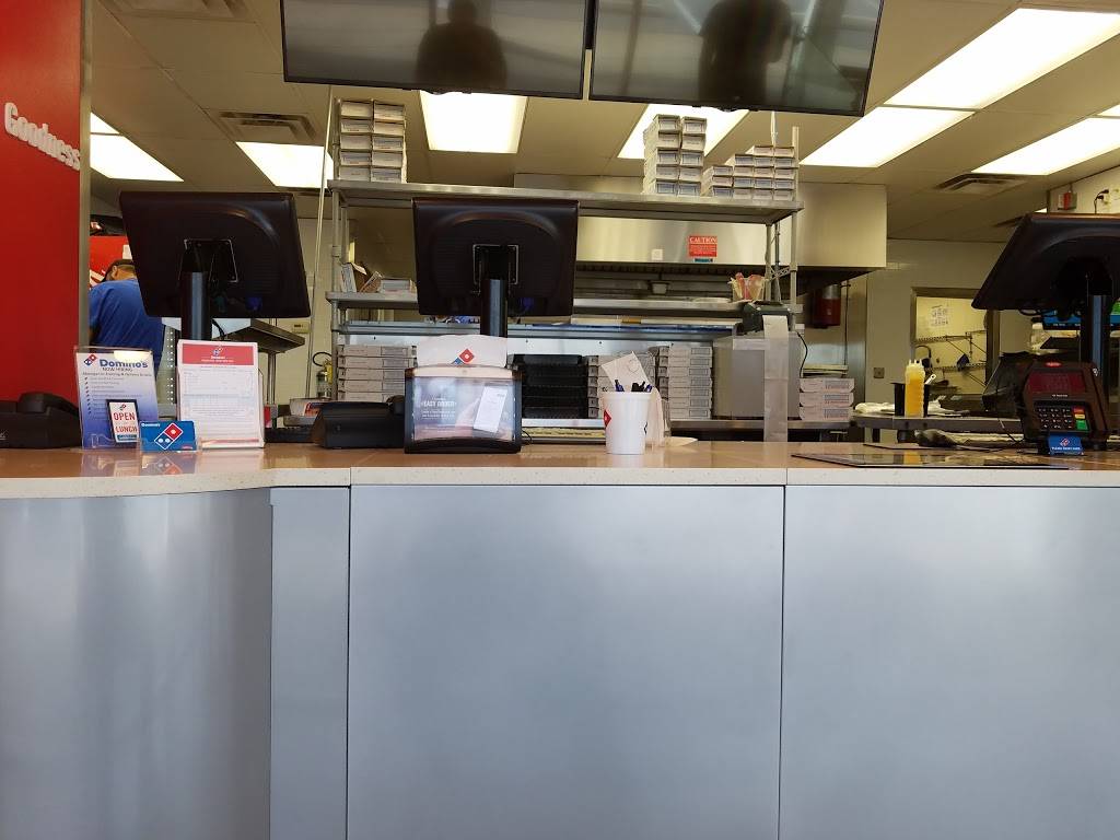 Dominos Pizza | meal delivery | 14764 Clayton Rd, Ballwin, MO 63011, USA | 6363916304 OR +1 636-391-6304