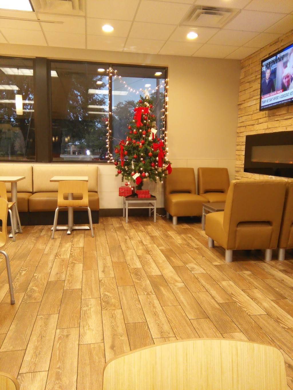 Wendys | restaurant | 2 Natures Way, Hilton Head Island, SC 29926, USA | 8436899634 OR +1 843-689-9634