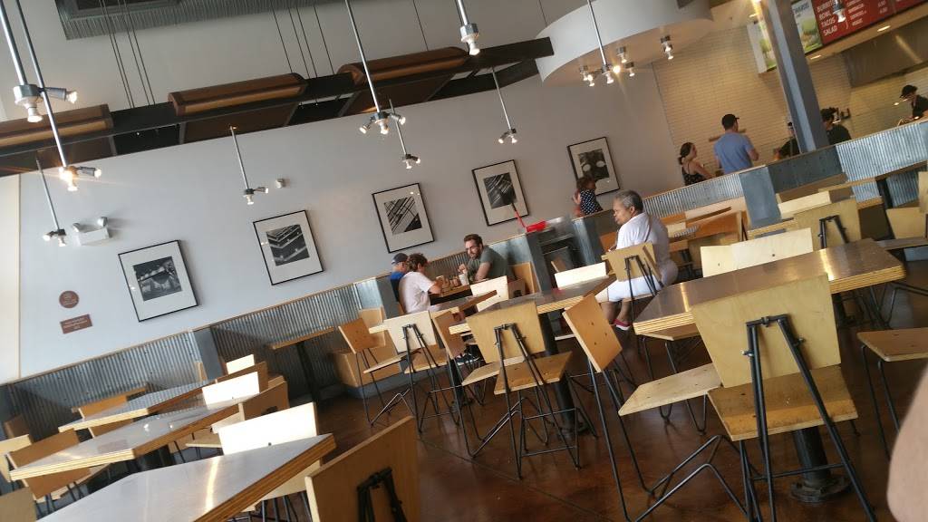 Chipotle Mexican Grill | restaurant | 2000 N Clybourn Ave Ste H, Chicago, IL 60614, USA | 7739355710 OR +1 773-935-5710