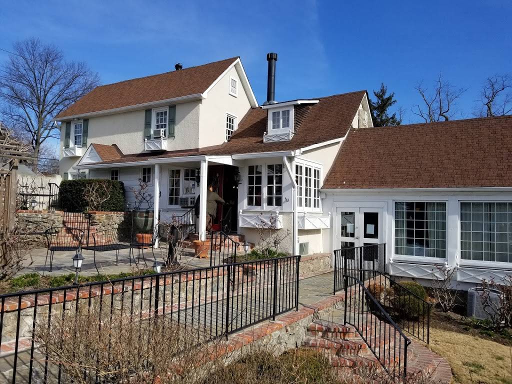 Mrs. Ks Toll House | restaurant | 1657, 9201 Colesville Rd, Silver Spring, MD 20910, USA | 3015893500 OR +1 301-589-3500