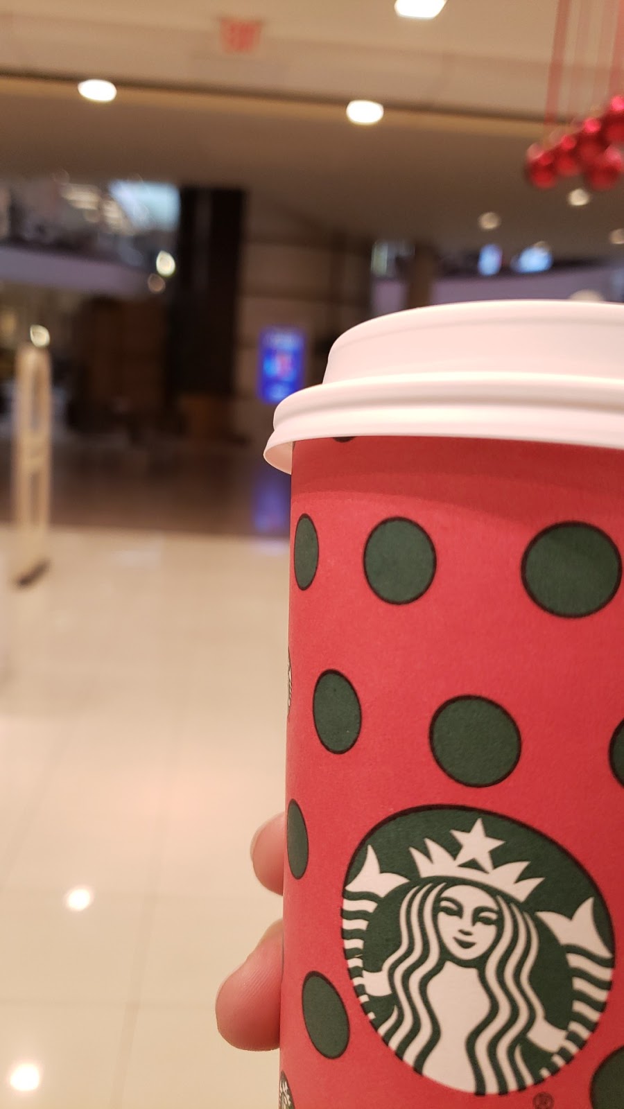 Starbucks | cafe | 1152 Cumberland Mall, Atlanta, GA 30339, USA | 7704330354 OR +1 770-433-0354