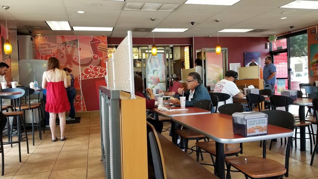 Jack in the Box | restaurant | 5340 W Cypress Ave, Visalia, CA 93277, USA | 5597397369 OR +1 559-739-7369