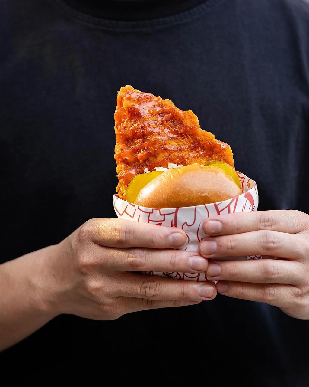 Hangry Joes Hot Chicken & Wings | meal takeaway | 1301 S Joyce St d23, Arlington, VA 22202, USA | 5715607177 OR +1 571-560-7177