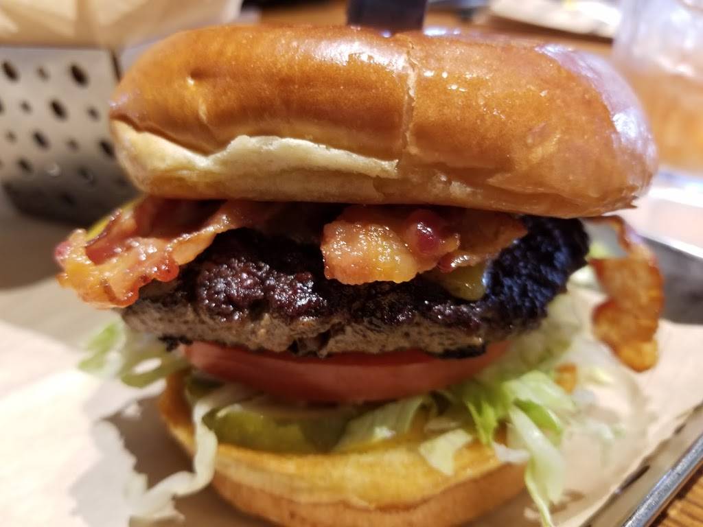 Chilis Grill & Bar | meal takeaway | 11555 Dallas Pkwy, Frisco, TX 75034, USA | 9727129922 OR +1 972-712-9922