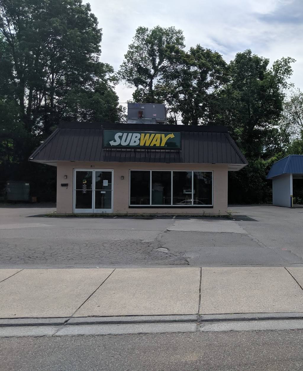 Subway | restaurant | 811 W Walnut St, Johnson City, TN 37604, USA | 4239260133 OR +1 423-926-0133