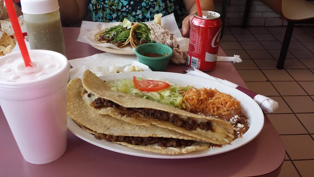 Gorditas La Tia | restaurant | 6425 W 63rd St, Chicago, IL 60638, USA | 7732291153 OR +1 773-229-1153