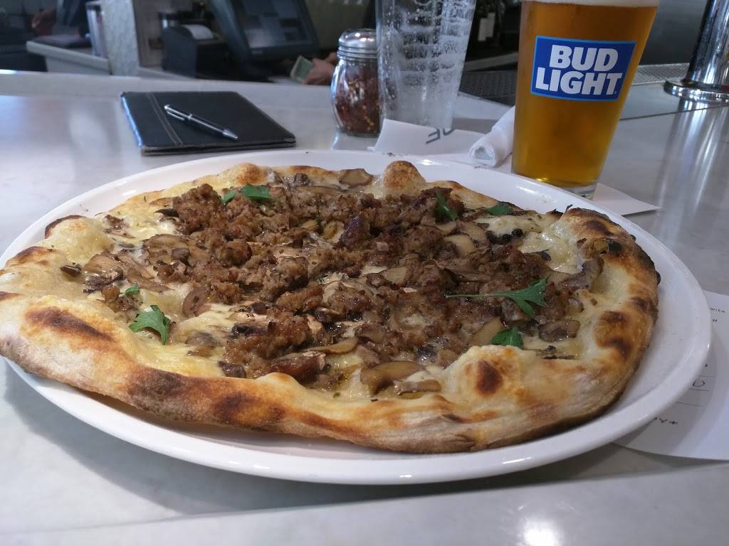 Varasano’s Pizzeria | restaurant | 6000 N Terminal Pkwy, Atlanta, GA 30337, USA | 4043528216 OR +1 404-352-8216