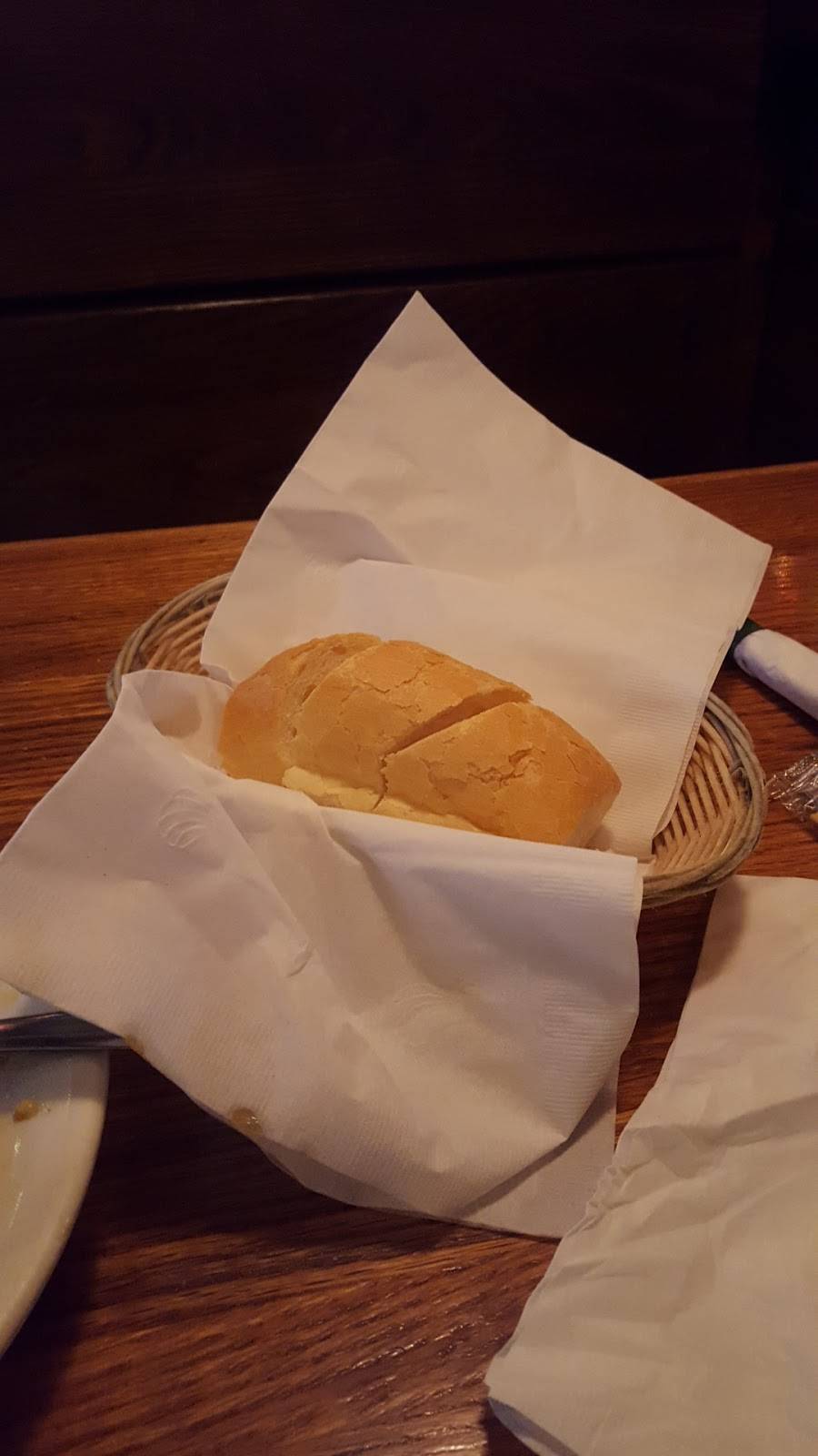 Foxs Restaurant & Pub | restaurant | 9956 S Western Ave, Chicago, IL 60643, USA | 7732393212 OR +1 773-239-3212