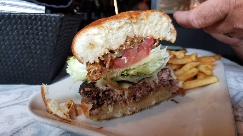 The Quiet Woman | restaurant | 3224 Pacific Coast Hwy, Corona Del Mar, CA 92625, USA | 9496407440 OR +1 949-640-7440