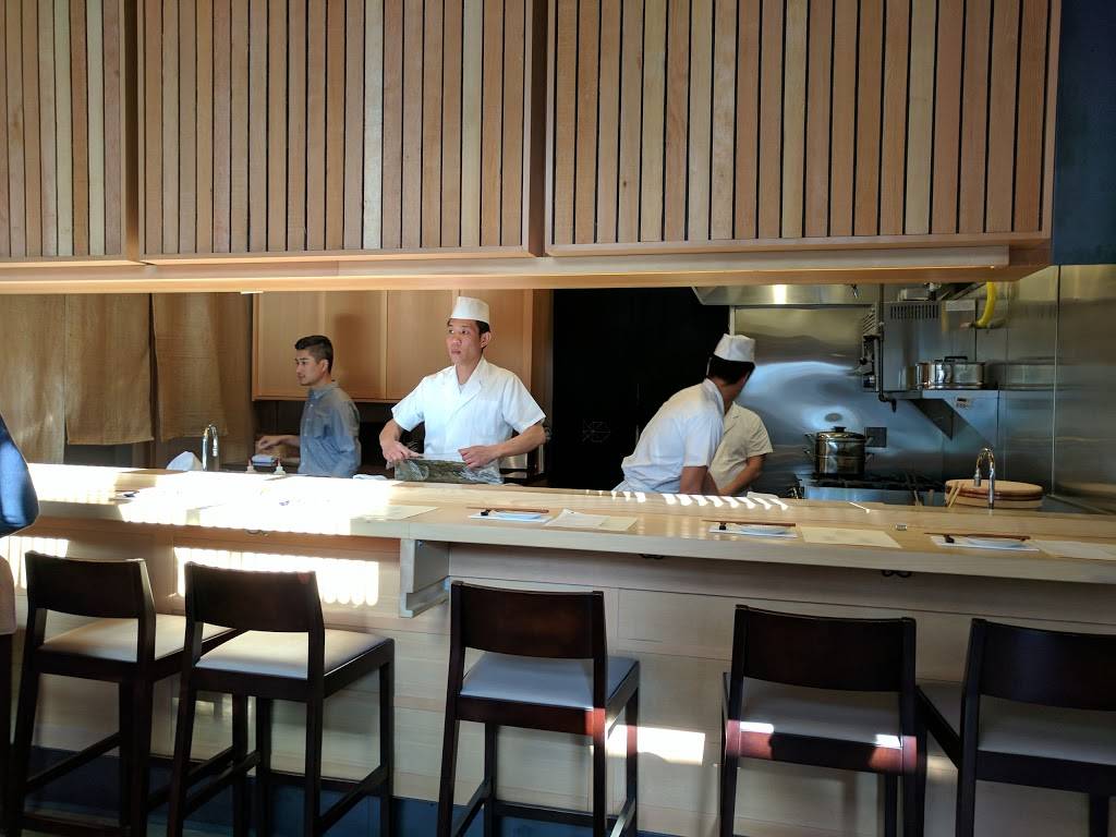 Ijji Sushi | restaurant | 252 Divisadero St, San Francisco, CA 94117, USA | 4156587388 OR +1 415-658-7388